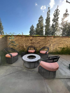 3 bedroom modern home with pool area at the Tustin Marketplace -15 minutes to Disneyland